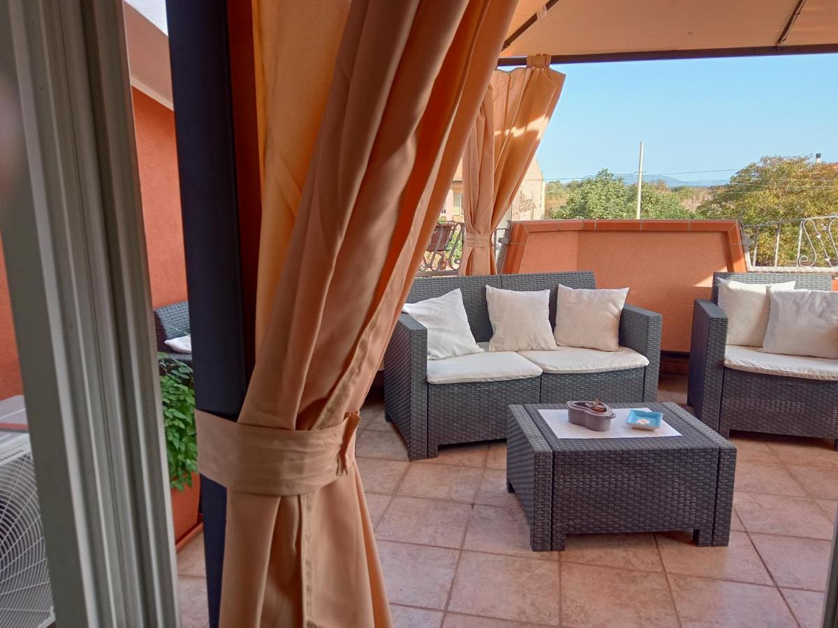 Casa Vacanza Le 2 Isole Suni Kültér fotó
