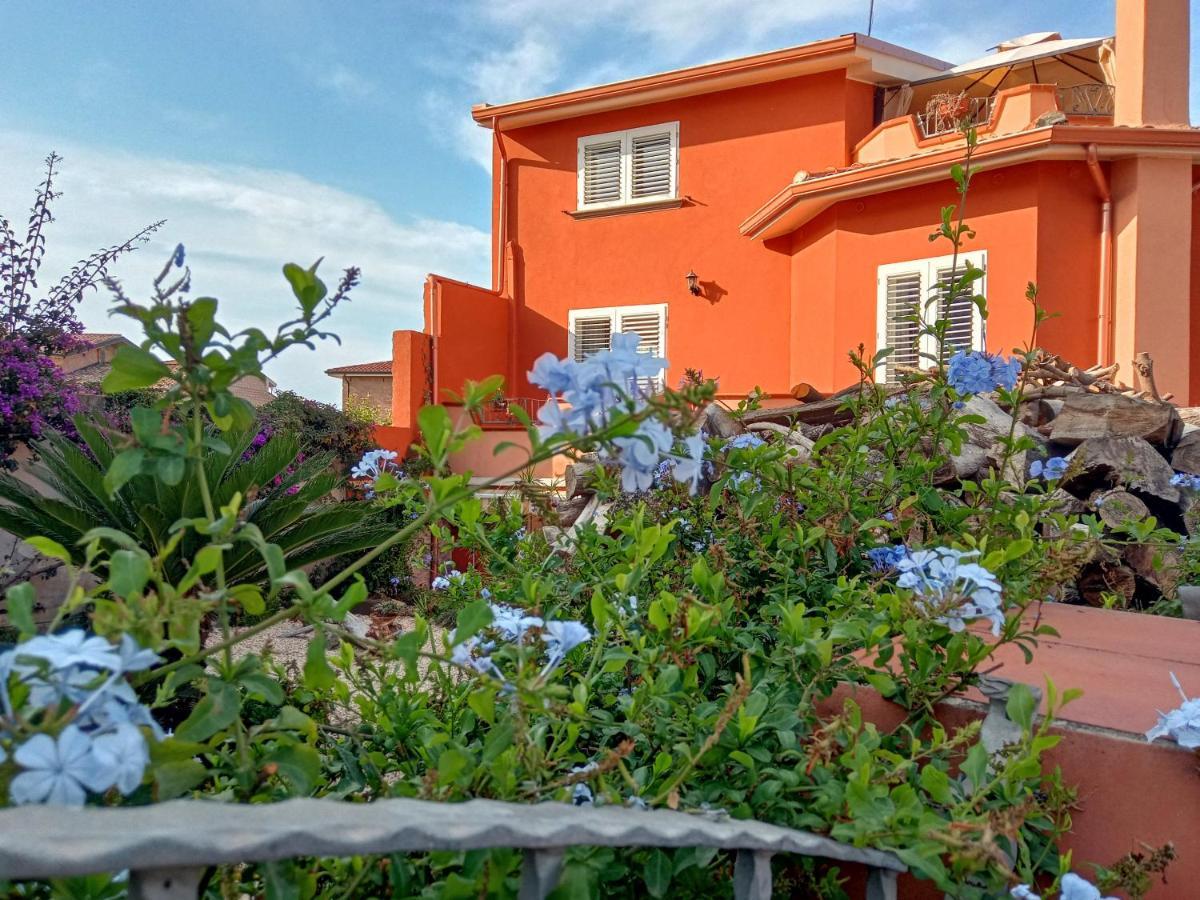 Casa Vacanza Le 2 Isole Suni Kültér fotó