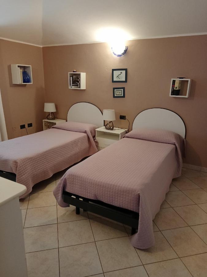 Casa Vacanza Le 2 Isole Suni Kültér fotó